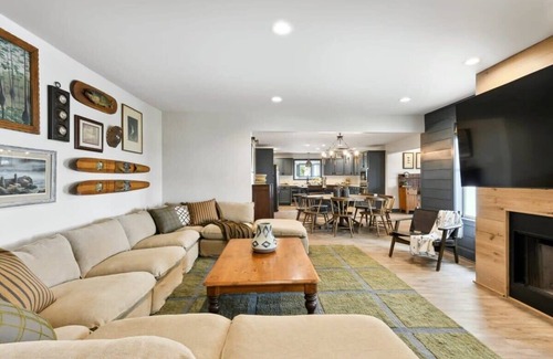 Shoreline Park Casa | Restful Retreat | Pool & Game Room