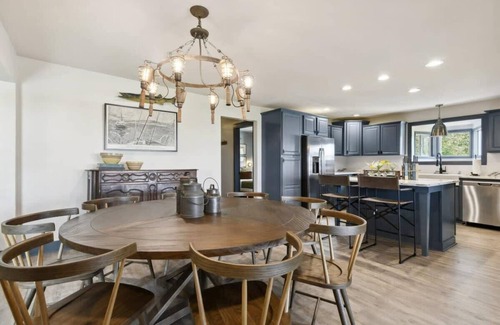 Shoreline Park Casa | Restful Retreat | Pool & Game Room