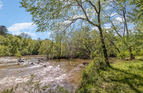 Pittsboro Cabina | Restful River Retreat- Walk to River/Kayak-put in