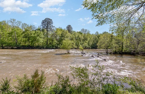 Pittsboro Cabina | Restful River Retreat- Walk to River/Kayak-put in