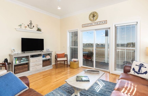 Waters Edge Casa | *Resting Beach Place* Waters Edge - Close to Everything on Folly