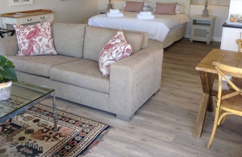 Froggy Farm Apartamento | Restio Garden Studio