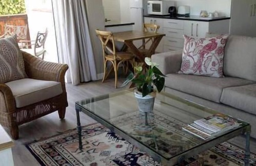 Froggy Farm Apartamento | Restio Garden Studio