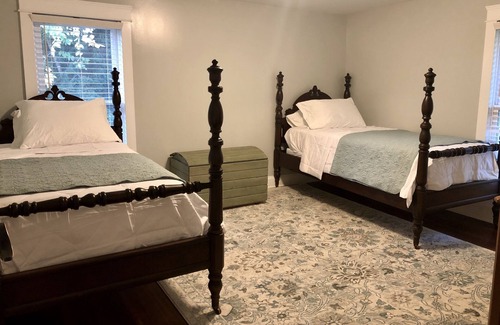 Rockbridge Otro | Restored 1800s Farmhouse in Beautiful Hocking Hills