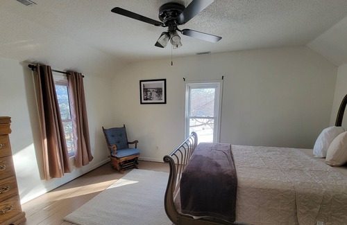 Chariton Otro | Restored 1880's Mallory Estate farmhouse on 20 manicured acres