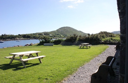 Caherdaniel Cabaña | Restaurada en el s. XVIII. Coastguard's Cottage en la orilla del hermoso estuario de Kenmare