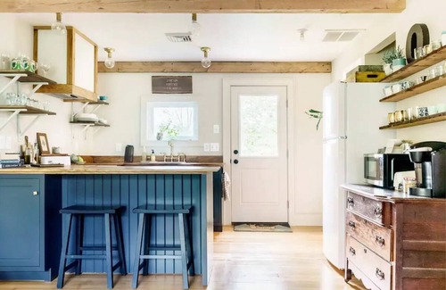 Livingston Manor Cabaña | Restored 1950s Countryside Cottage Retreat