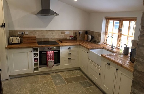 Burford Casa | Granero restaurado de Cotswold - The Barn - en el centro de Burford