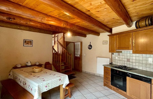 Saint-Ilpize Cabaña | Casa restaurada, 3 habitaciones, chimenea