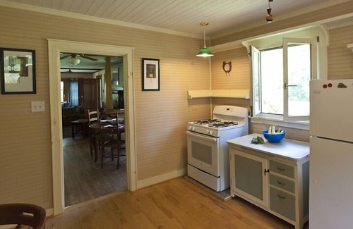 Barnardsville Otro | Bungalow Granja - Familia y mascotas - Fronteras 3600 acres bosque