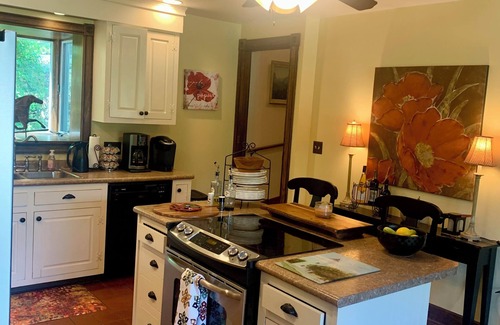 Boalsburg Casa | Restored farmhouse - Penn State