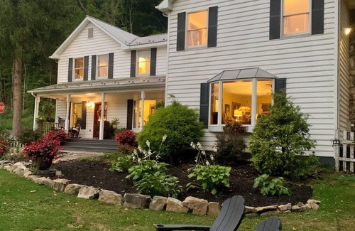 Boalsburg Casa | Restored farmhouse - Penn State