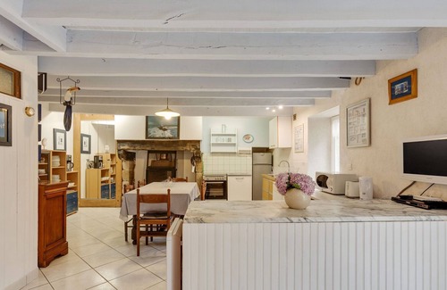 Querrien Casa | Espaciosa casa de vacaciones con jardín en Querrien, Francia