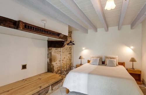 Querrien Casa | Espaciosa casa de vacaciones con jardín en Querrien, Francia