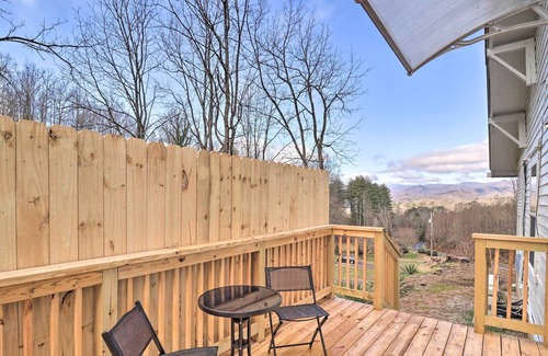 Bryson City Cabaña | Restored Mountain Farmhouse - 2 Mi to Bryson City!