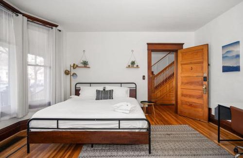 West Central Casa | Restored Villa for Groups