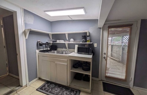 Harlingen Apartamento | Retreat-1BR Apt w/ 65 inch Tv!