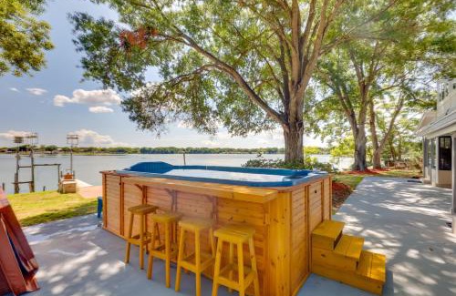Orient Park Casa | Retreat 2 Mi to Florida State Fairgrounds with Pool