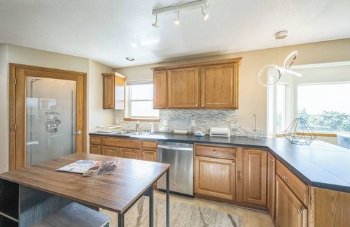 Castle Rock Casa | Retreat 7BR 8BD 6BA Sleep11 Accessible CamperParking Shop Golf