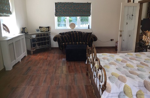 Ayr Cama Y Desayuno | Retreat at The Knowe Auchincruive Estate