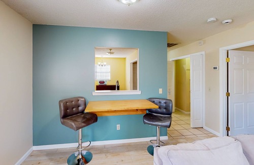Hixson Cabaña | Retreat by the water with a hot tub, washer/dryer, and central air-conditioning