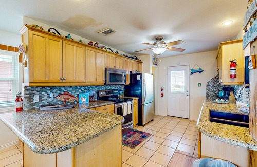 Surfside Beach Casa | Retreat | Gulf Views | Large Deck | Family Fun