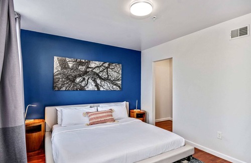 Chinatown Apartamento | Retreat in a Stylish 2B Apartment