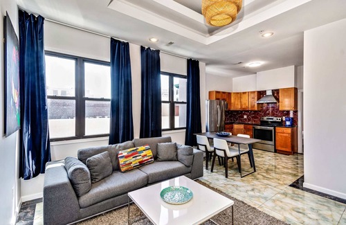 Chinatown Apartamento | Retreat in a Stylish 2BD Apartment in the Heart of the City