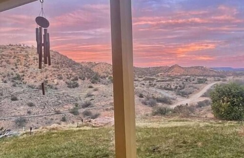 Cornville Casa | Retreat Near Sedona-Domes, Hot Tub, Sauna, 4BR/3BA
