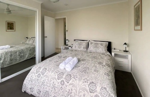 Slade Point Casa | RETREAT ON JANZ cheerful 4BR home, pool/games room