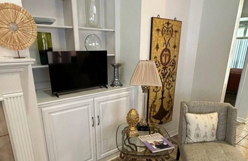 Longview Casa | Retreat on Montreal st