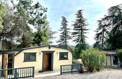 Lake Elsinore Cabaña | Retreat on mountain Earth and Dom houses