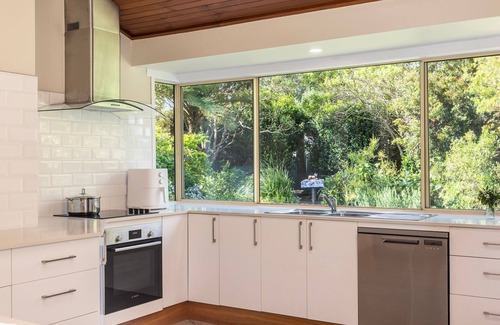 Fingal Bay Casa | Retreat on Pebble – Stay 3, Pay 2!