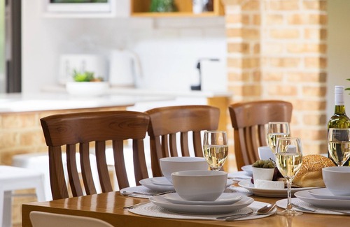 Fingal Bay Casa | Retreat on Pebble – Stay 3, Pay 2!
