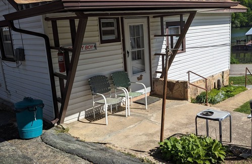 Rockaway Beach Cabaña | Retreat on the Lake, so peaceful, like staying at Grandma's place!