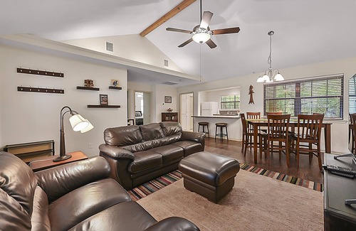 Bryan Casa | Retreat To Cardinals Cabin