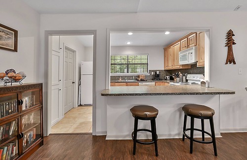 Bryan Casa | Retreat To Cardinals Cabin