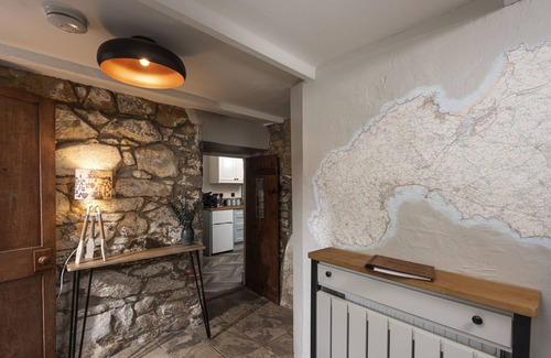 Carnhell Green Cabaña | Retreat to somewhere utterly spellbinding - This charming 17th Century former farm cottage oozes pea