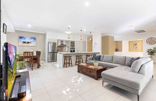 Point Vernon Casa | Retreat to the Fraser Coast, you deserve it.