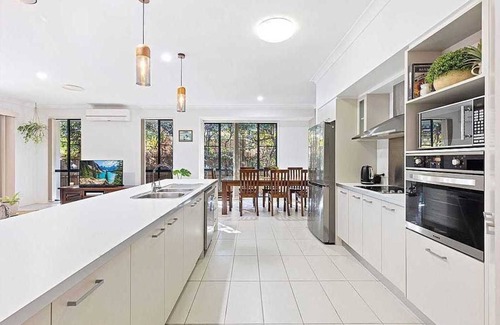 Point Vernon Casa | Retreat to the Fraser Coast, you deserve it.