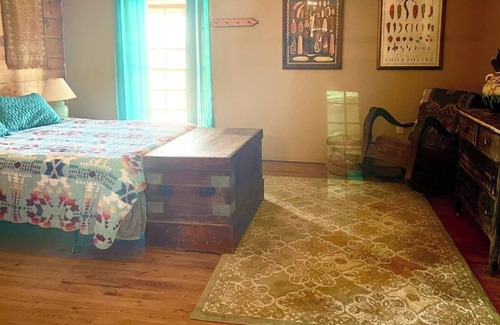 Mountainair Complejo | Retreat to this strawbale home, 29 acres of desert beauty