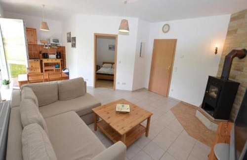 Dolni Lanov Apartamento | Retreat with Garden Views