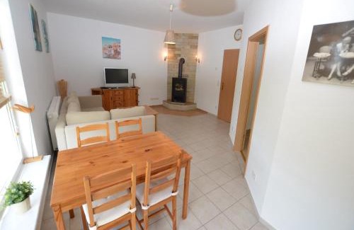 Dolni Lanov Apartamento | Retreat with Garden Views