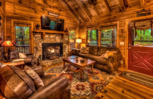 Blue Ridge Cabina | Retreatwood Mac by Escape to Blue Ridge