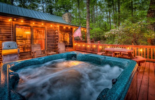 Blue Ridge Cabina | Retreatwood Mac by Escape to Blue Ridge