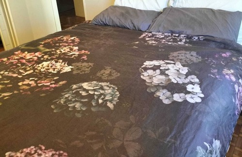 North Parramatta Apartamento | Retro apartment close to Parramatta CBD and Sydney.