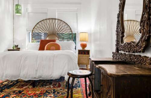 South River City Casa | Retro Austin Home S Congress Ave