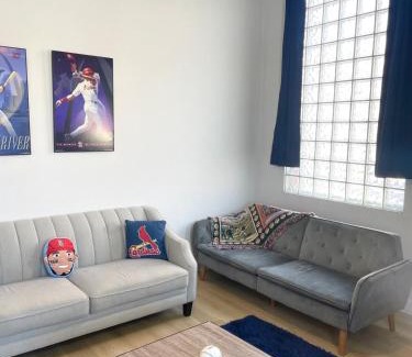 Near Southside Apartamento | Retro Baseball Downtown Apartment