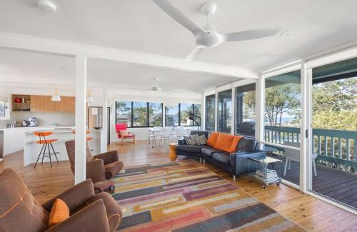 Mollymook Beach Casa | Retro Beach House - roomy 4BR retreat near ocean