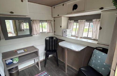 Lava Hot Springs Casa | Retro Camper king size bed